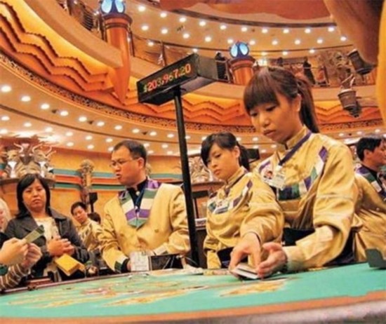 2025澳门天天六开彩免费,2025澳门天天六开彩免费，理性与现实的边界