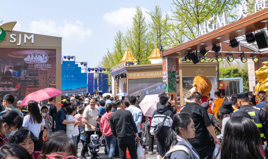 2025新澳门六开彩免费精准大全,2025新澳门六开彩，免费精准大全的真相与风险